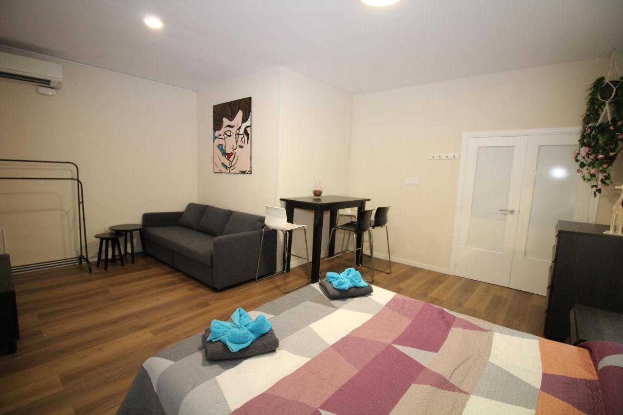 Urgel Habitaciones Barcelona Ngoại thất bức ảnh