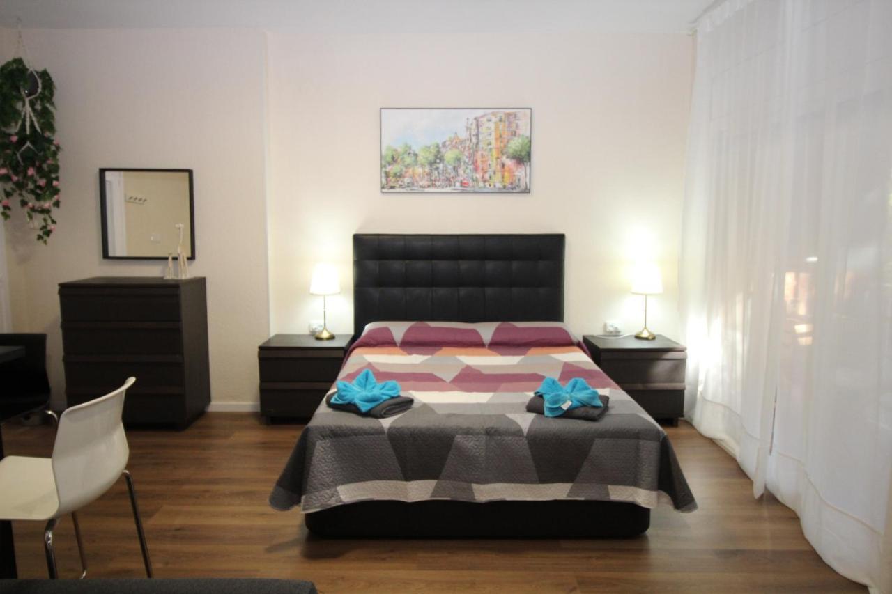 Urgel Habitaciones Barcelona Ngoại thất bức ảnh