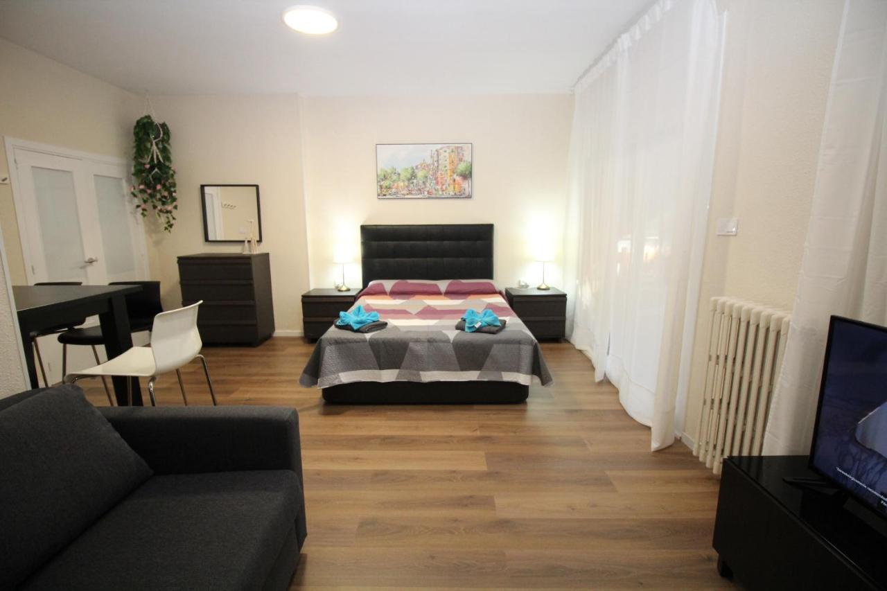 Urgel Habitaciones Barcelona Ngoại thất bức ảnh